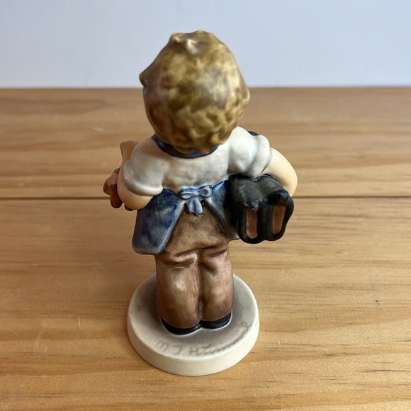 Hummel "Boots" Figurine Final Issue Tag Stamp #143/0 1972 TMK-5 Boy Shoes - Picture 3 of 5